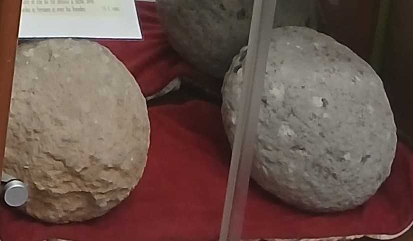 DEux boulets trouvés sur le site de LUISANDRE